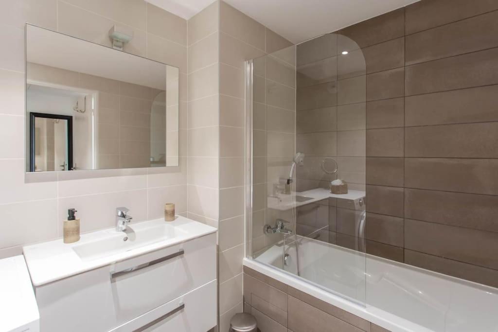 昂蒂布A7- 2 Bdr Sea & Mountain View - Ac, Parking, Pool & Terrace公寓 外观 照片